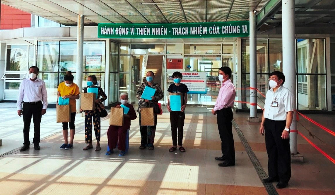 Các BN Covid-19 xuất viện tại BVĐK Trung ương Quảng Nam.