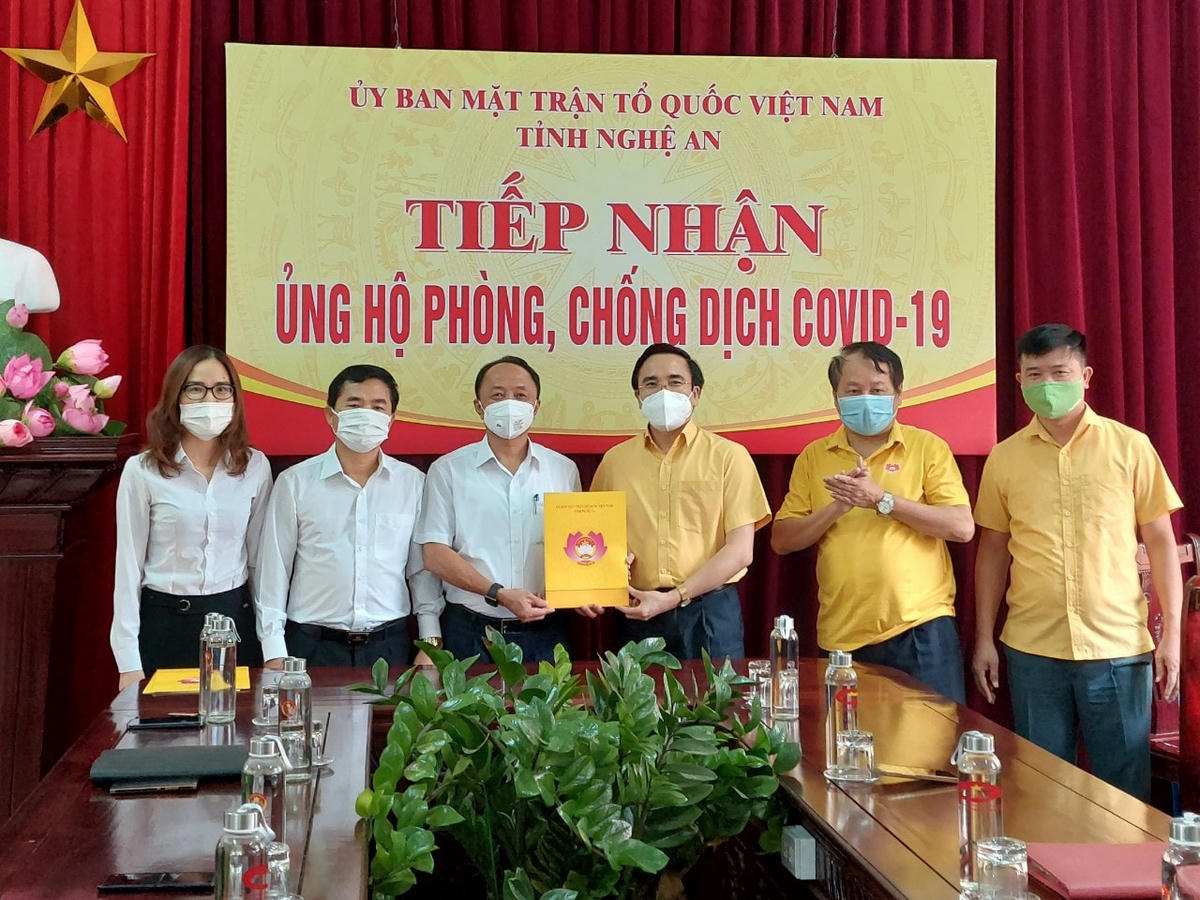 Tính đến 17h ngày 15/9, đã có 373 đơn vị huyện, thành thị, các tổ chức, cá nhân, doanh nghiệp ủng hộ quỹ phòng chống Covid-19. 