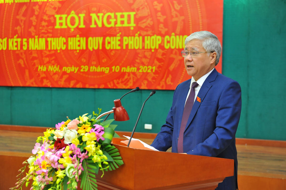 Chủ tịch UBTƯ MTTQ Việt Nam Đỗ Văn Chiến phát biểu tại Hội nghị.