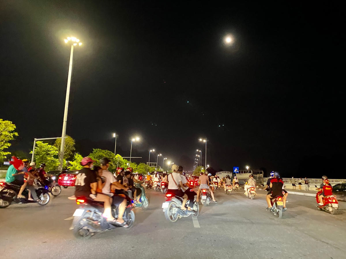 TP Hạ Long: Người dân 'vùng xanh' hồ hởi đón tết Trung thu