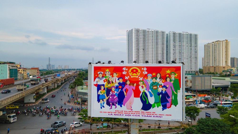 Pano tuyên truyền tại quận Hoàng Mai (Hà Nội).