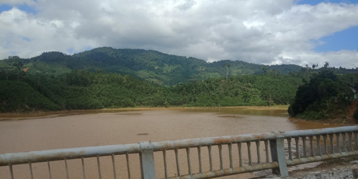 20 cano sẽ tìm kiếm nạn nhân mất tích trên sông Leng, sông Tranh (Một đoạn sông Tranh).