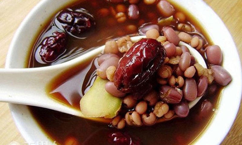 Chè đậu lạc hồng táo.