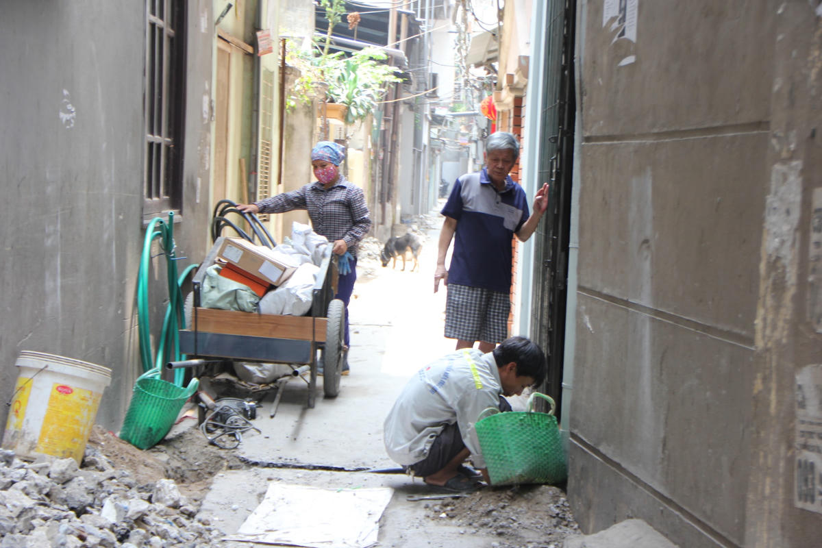 Dự án đầu tư xây dựng bổ sung, cải tạo thay thế mạng lưới cấp nước cũ và giảm thất thoát năm 2021 tại phường Mễ Trì và Phú Đô do Công ty Cổ phần VIWACO làm chủ đầu tư.