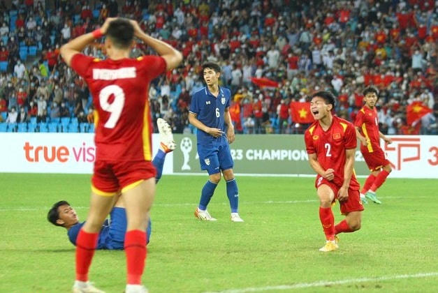 Các tuyển thủ U23 Việt Nam tiếc nuối với những cơ hội bị bỏ lỡ.