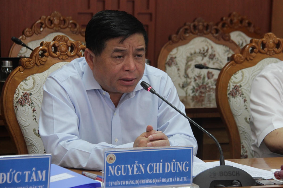 Bộ trưởng Nguyễn Chí Dũng phát biểu tại buổi làm việc.