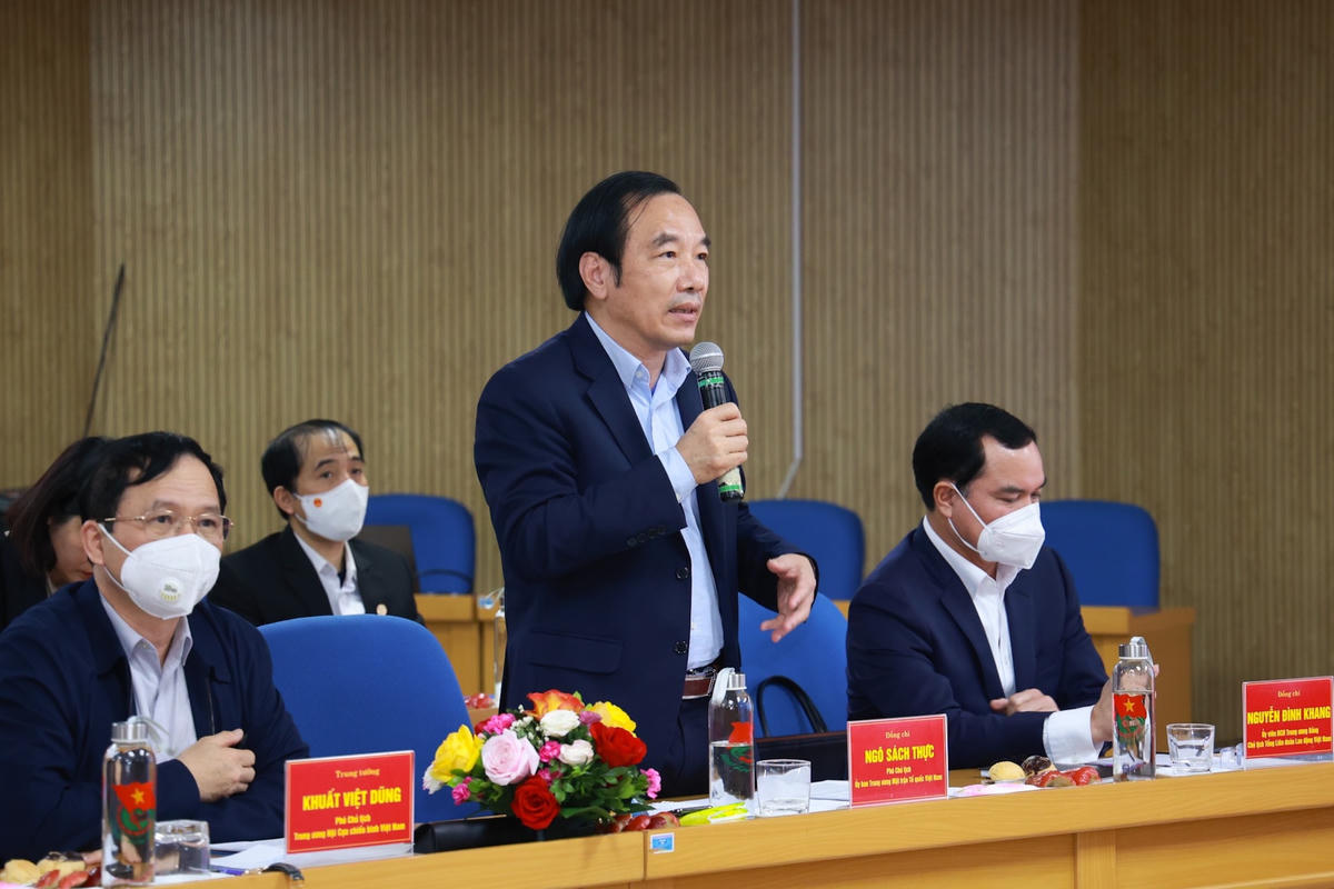 Phó Chủ tịch UBTƯ MTTQ Việt Nam Ngô Sách Thực phát biểu tại Hội nghị.