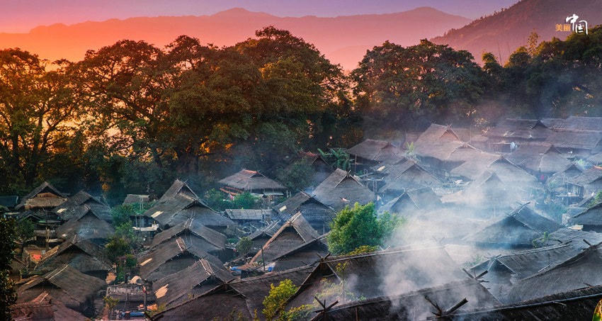 Trong tiếng của người Wa, Wengding nghĩa là làng của mây và sương mù. Ngôi làng là một phần của Vườn quốc gia Nangunhe, giáp với Myanmar - Ảnh chụp màn hình.