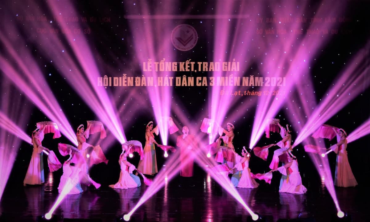 Sức sống mạnh mẽ của đàn, hát dân ca 3 miền