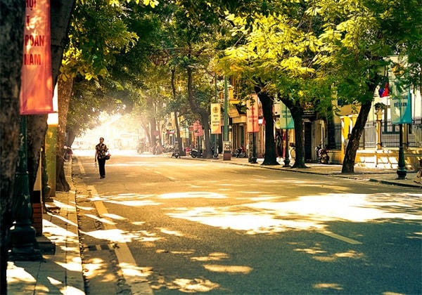 Bắc Bộ ngày nắng, Nam Tây Nguyên và Nam Bộ có mưa rào và dông