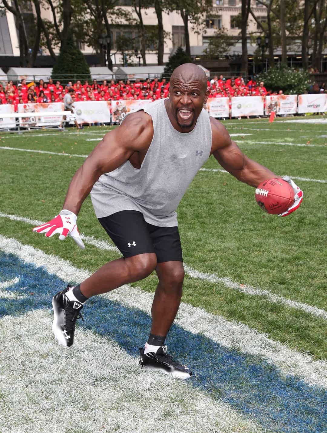 Terry Crews nổi tiếng với nhiều bộ phim và chương trình truyền hình như “Brooklyn Nine-Nine”, anh từng là một cầu thủ NFL.  
