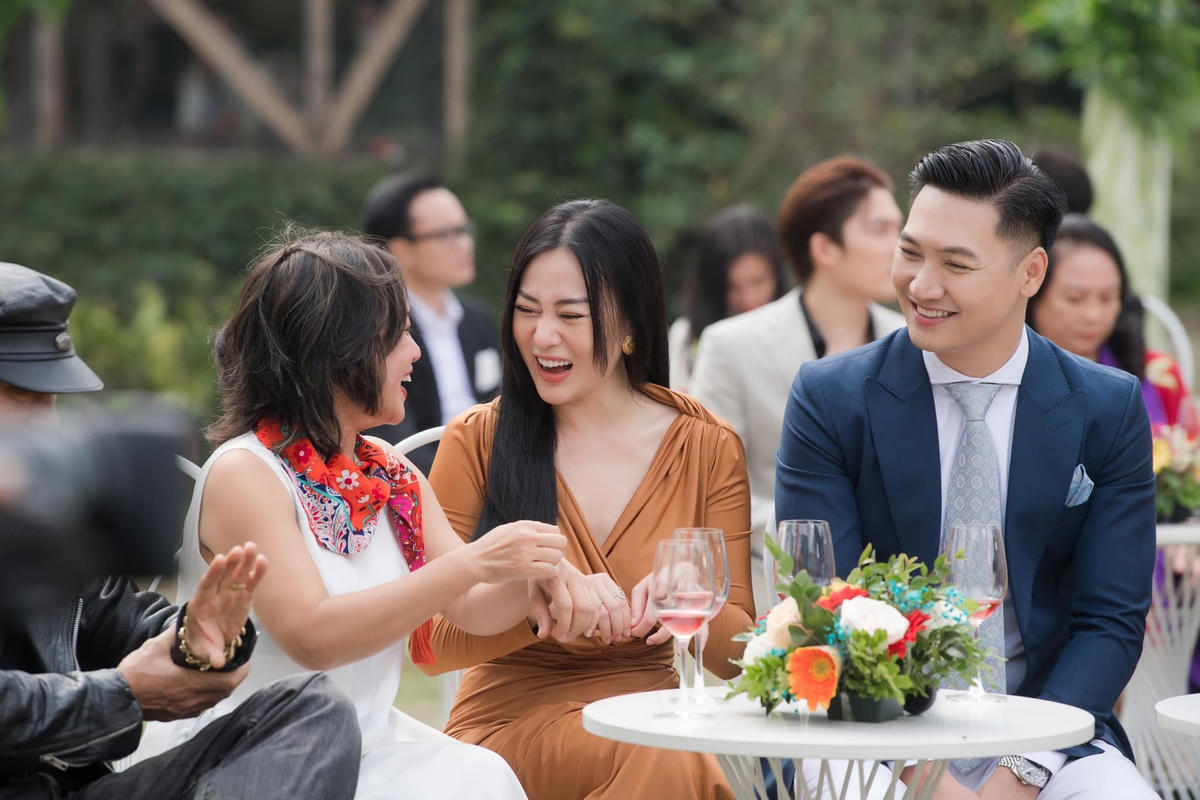 Tại VTV Awards 2021 vừa qua, "Hương vị tình thân"  giành nhiều giải thưởng quan trọng như Phim truyền hình ấn tượng và giải Nam diễn viên xuất sắc dành cho Mạnh Trường.