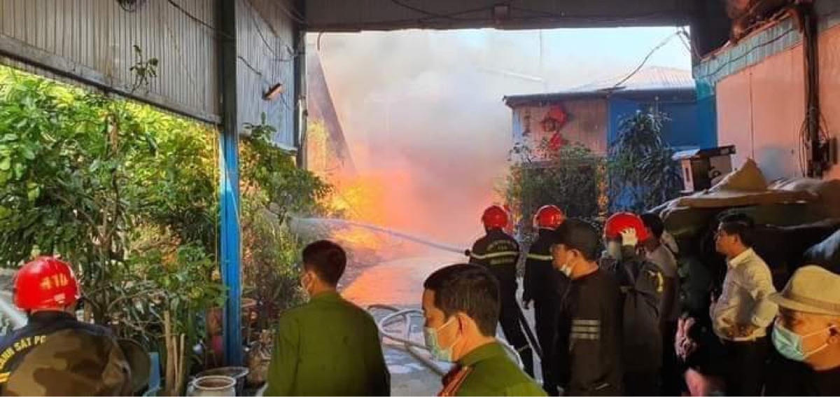 Hải Dương: Cháy lớn tại Công ty Hồng Ngọc và Liên minh phát Nam Sách