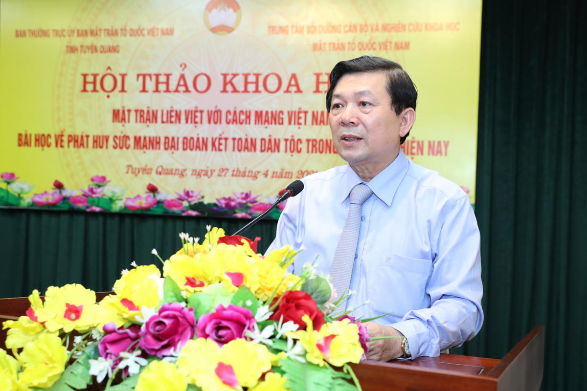 Phó Chủ tịch Nguyễn Hữu Dũng phát biểu tại Hội thảo. Ảnh: Quang Vinh.