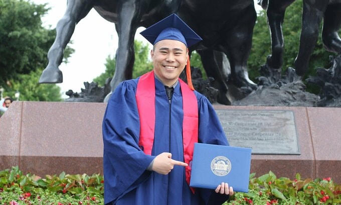 Trần Đại Chí trong lễ tốt nghiệp Southern Methodist University năm 2019. Ảnh: NVCC.