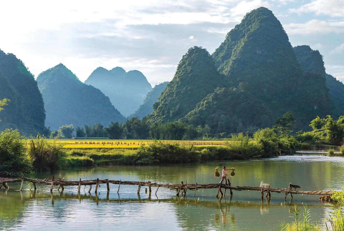 Vùng đất Cao Bằng còn lưu giữ nhiều nét văn hóa đặc sắc của các dân tộc anh em.