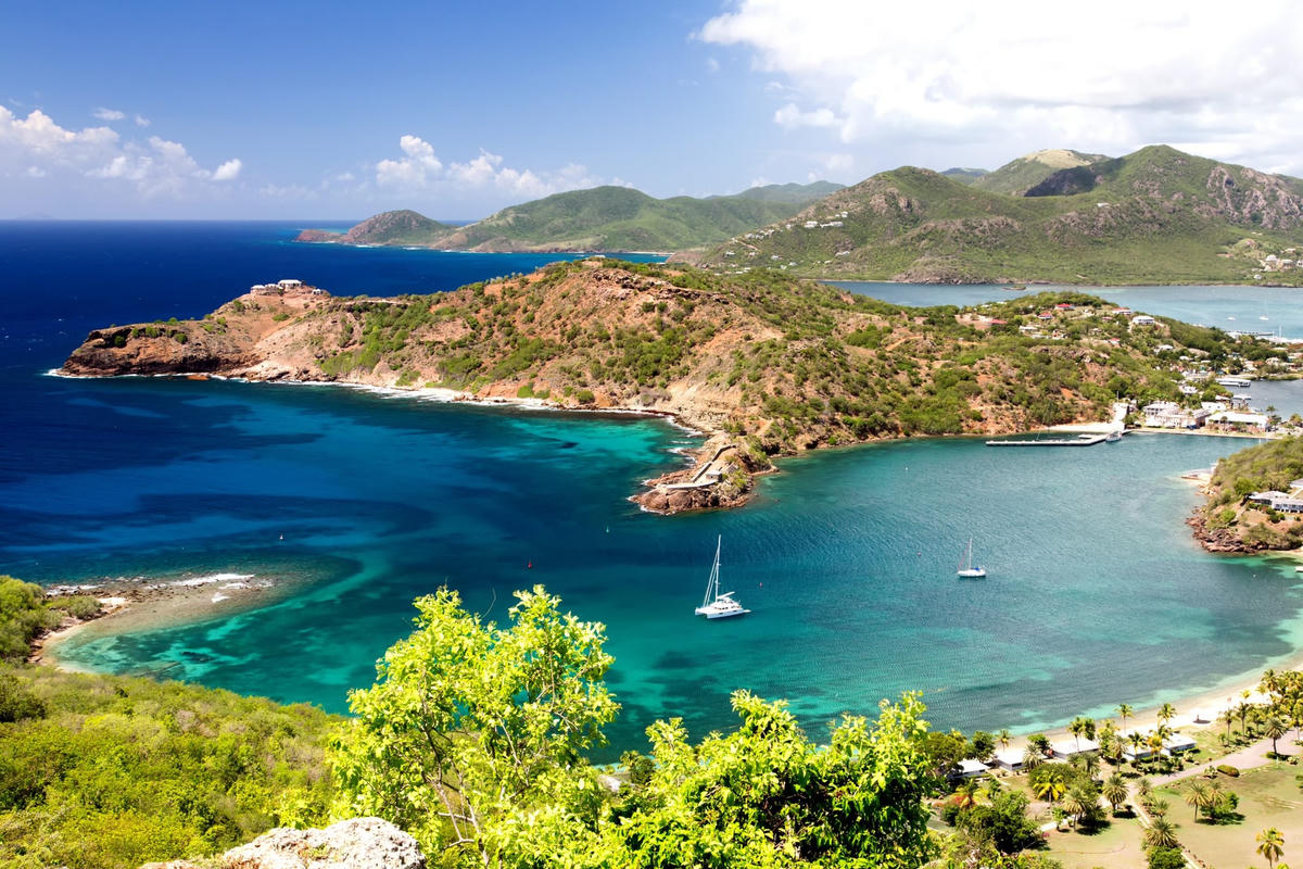 Quốc đảo đôi Antigua và Barbuda. Ảnh: Astons.