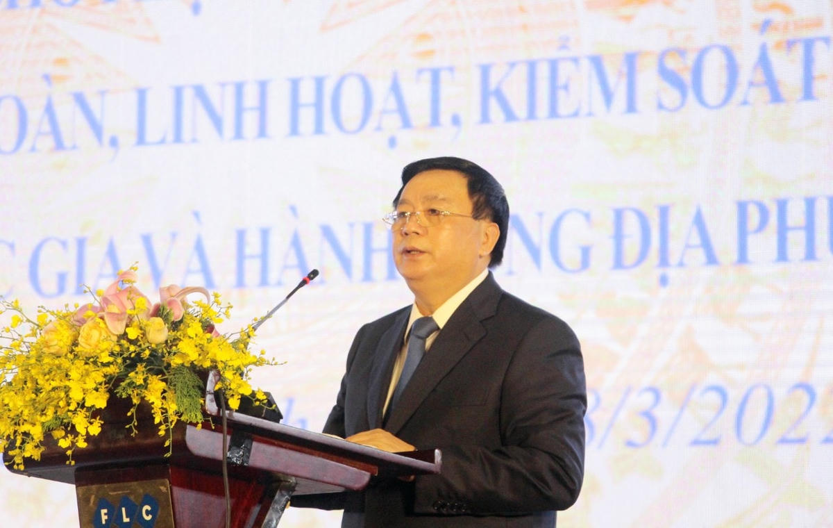 GS.TS Nguyễn Xuân Thắng, Ủy viên Bộ Chính trị, Chủ tịch Hội đồng Lý luận Trung ương, Giám đốc Học viện Chính trị Quốc gia Hồ Chí Minh, phát biểu tại hội thảo.