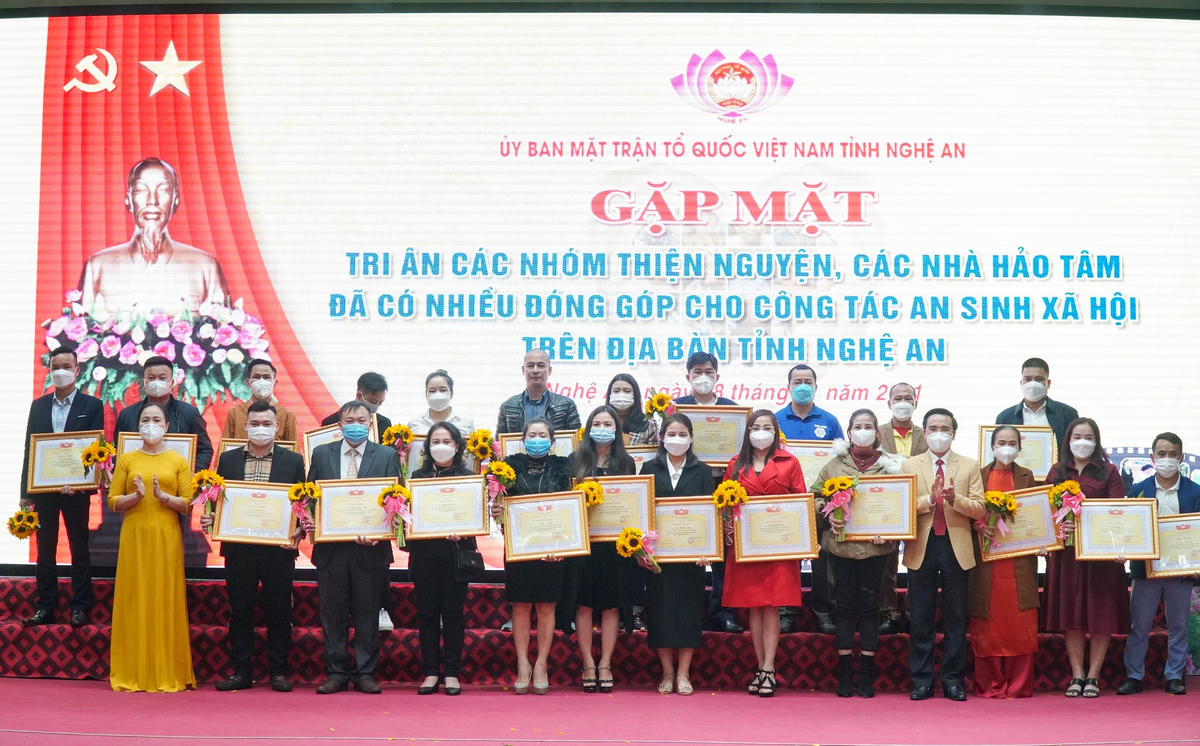 Mặt trận Nghệ An tri ân những nhà hảo tâm làm tốt an sinh xã hội