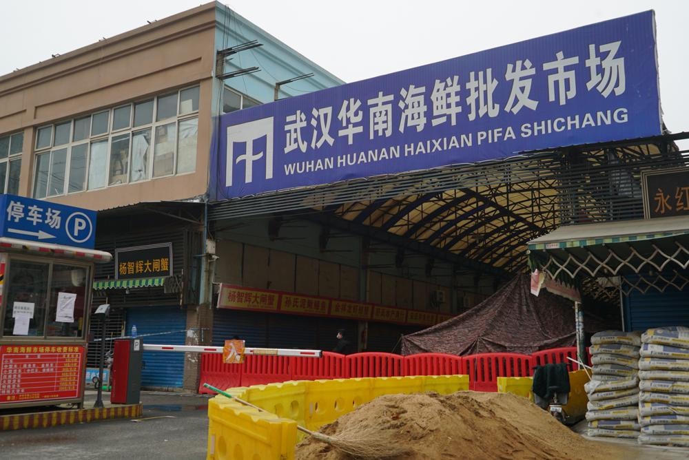 Chợ hải sản Hoa Nam ở Vũ Hán, tỉnh Hồ Bắc, Trung Quốc. Ảnh: AP. 