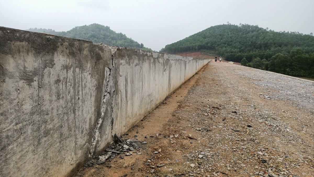 Công trình hồ Đá Bàn do doanh nghiệp Đức Anh thi công mắc nhiều sai sót.
