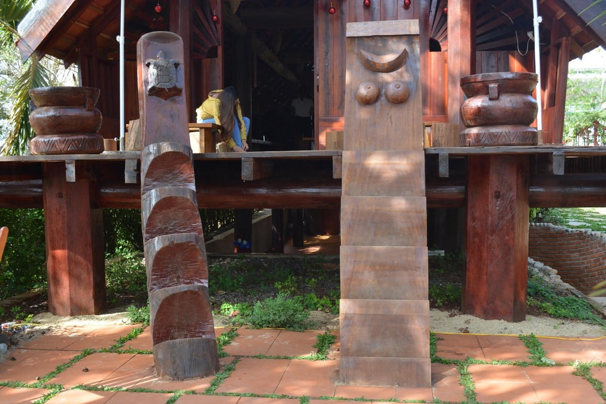 Cầu thang đực và cầu tháng cái.