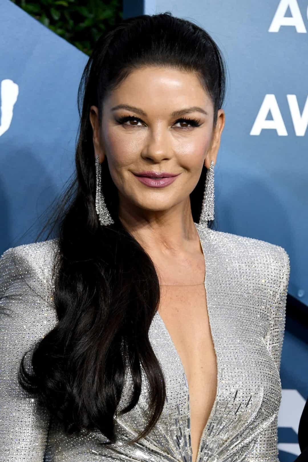 Catherine Zeta-Jones từng là nhà vô địch khiêu vũ quốc gia khi còn nhỏ, cô đã giành được vai diễn trong West End ở London.