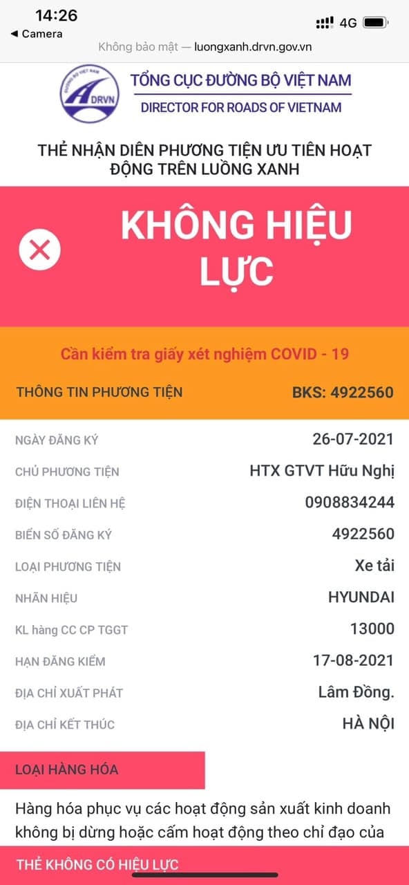 Thẻ không hiệu lực do lái xe tự in ra rồi dán lên xe.