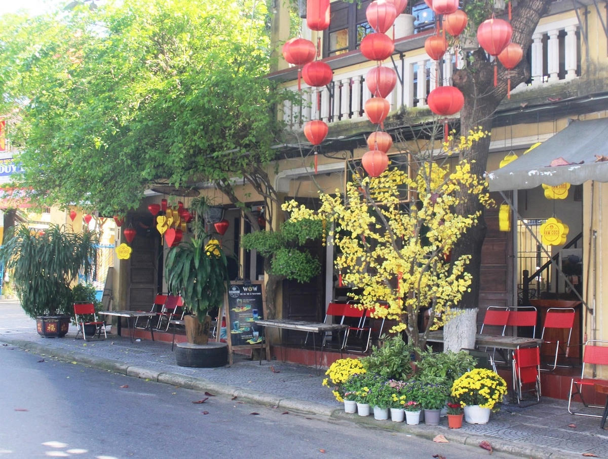 Nhiều ngôi nhà của người dân phố cổ Hội An trang trí chuẩn bị đón năm mới.