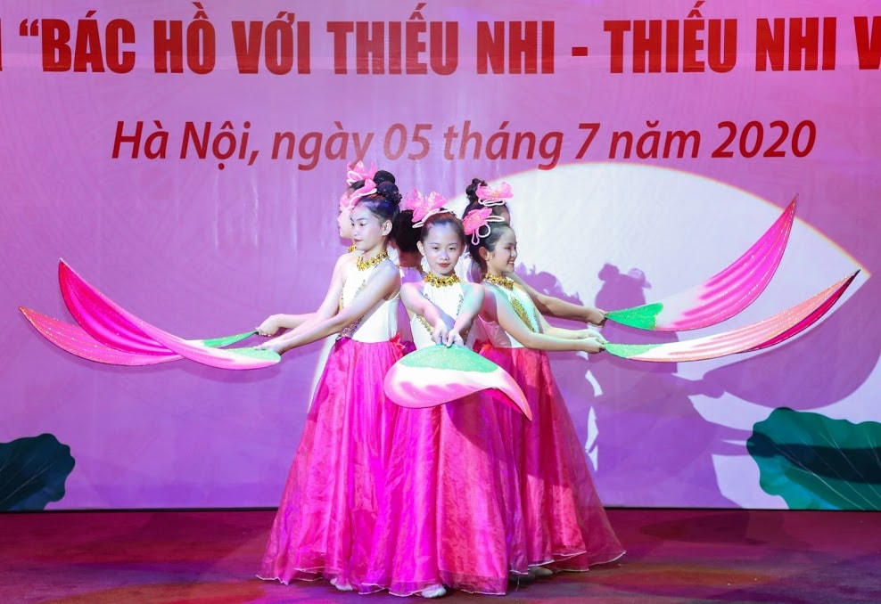 Một tiết mục văn nghệ tại buổi Lễ. Ảnh: Quang Vinh.