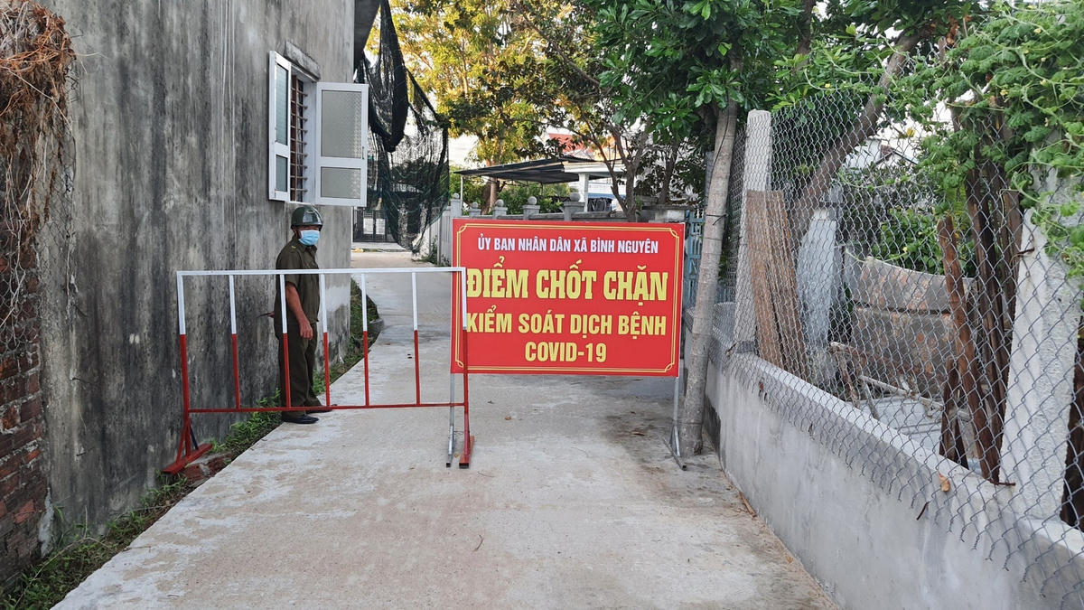 Khu vực phong tỏa nơi người phụ dương tính Covid-19.