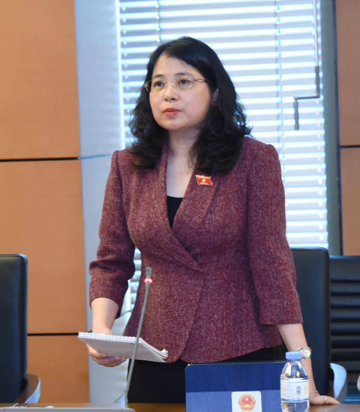 Đại biểu Trần Hồng Nguyên (đoàn Bình Thuận) phát biểu tại thảo luận tổ sáng 22/10. Ảnh: Quang Vinh.