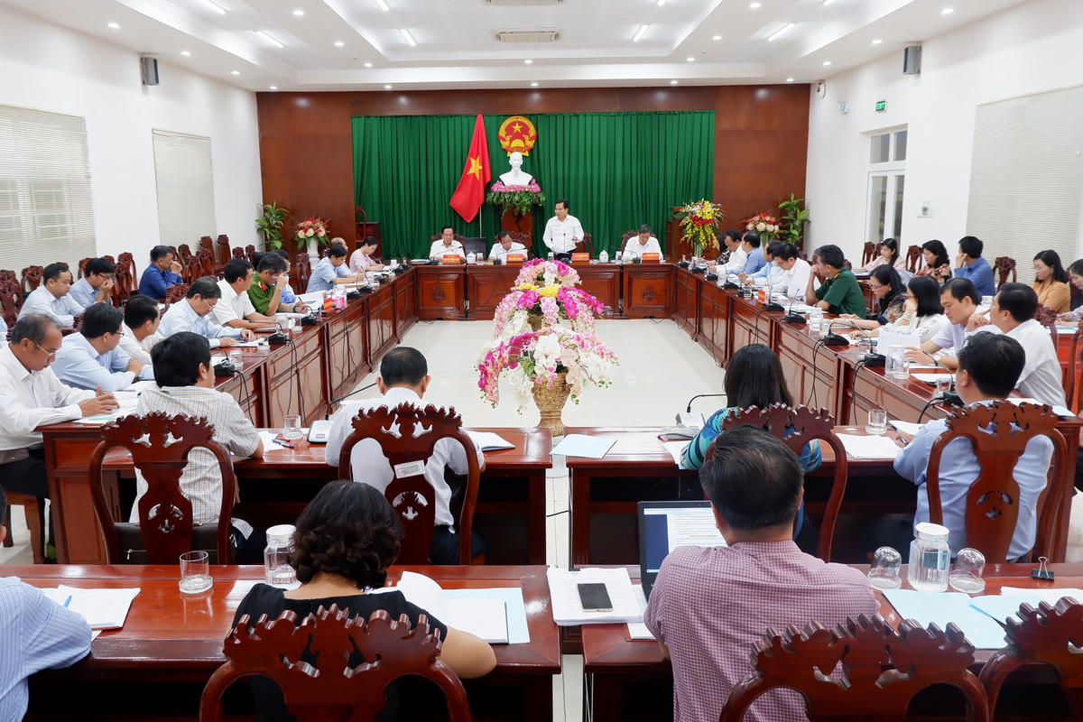 Quang cảnh buổi làm việc 
