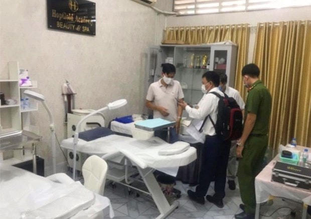 Người dân nên tìm đến những cơ sở uy tín để làm đẹp. Ảnh minh họa.