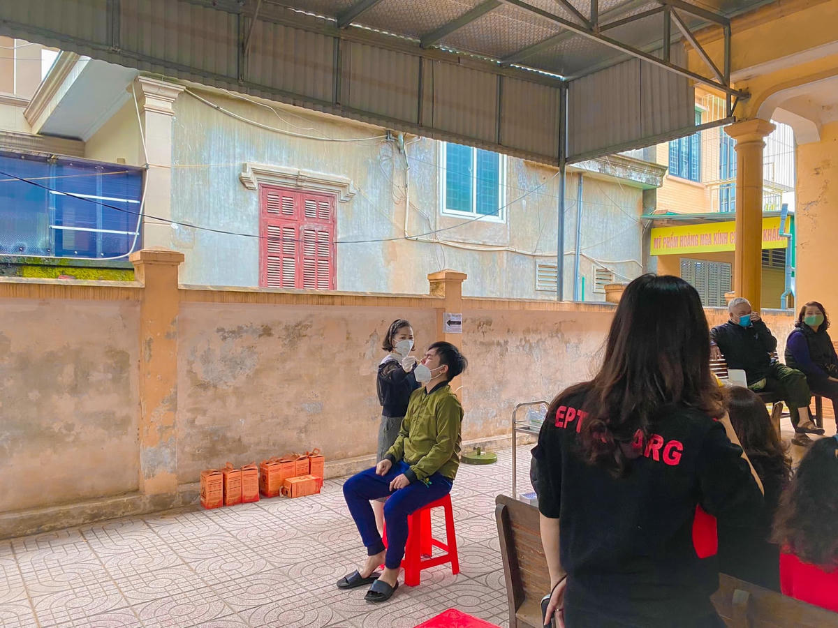 Sau 4 tháng nghỉ dịch, học sinh TH và THCS tại TP Vinh đã chính thức 'tựu trường'