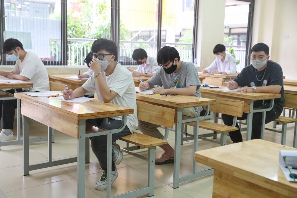 Bộ GDĐT đề nghị giữ ổn định mức học phí trong năm học mới. (Ảnh minh họa).