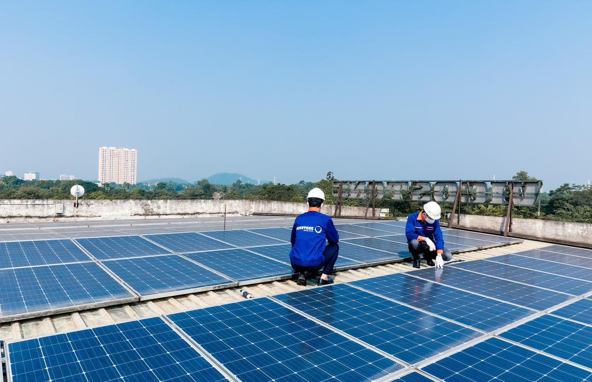 Hệ thống pin năng lượng mặt trời được lắp đặt tại Nhà Điều hành Vicostone.