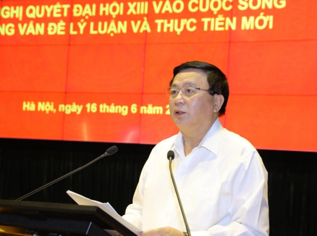 Ông Nguyễn Xuân Thắng, Ủy viên Bộ Chính trị, Giám đốc Học viện Chính trị Quốc gia Hồ Chí Minh phát biểu tại Hội thảo.
