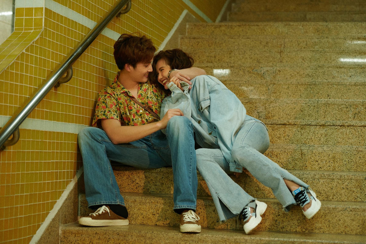 Nhiều khán giả gọi tên Huyền Lizzie, nghi ngờ Đình Tú và cô đang hẹn hò giữa lúc Hương Giang bật khóc nhắc chuyện tình cảm. Ảnh: FBNV.