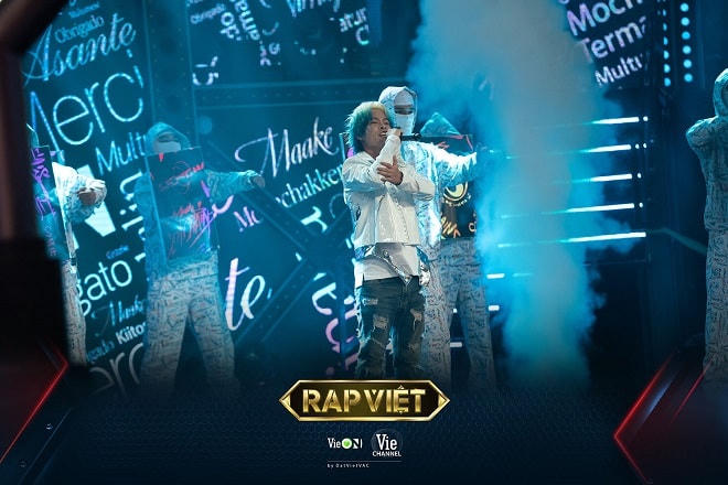 Seachains kết hợp Dlow hăng hoa cùng bản rap “Khắc cốt ghi tâm”.