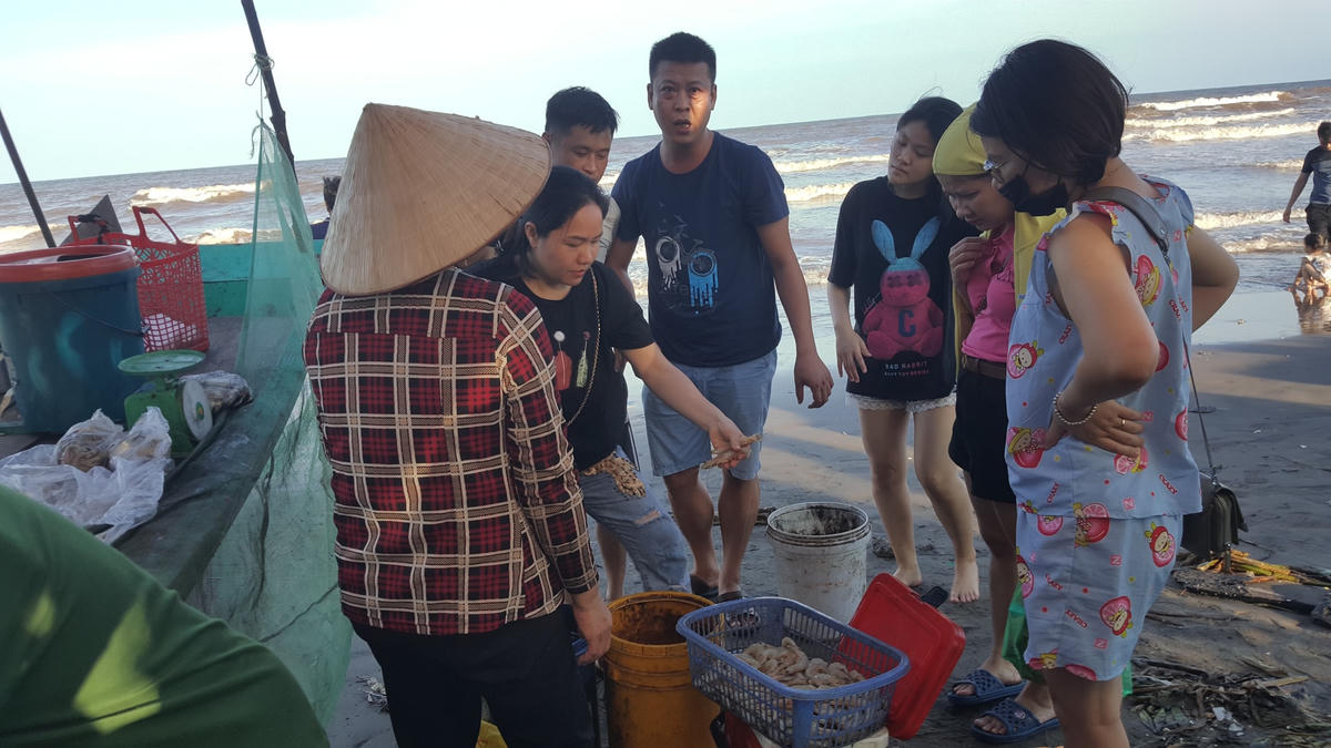 [ẢNH] Nam Định: Mùa này cá chẳng đầy khoang