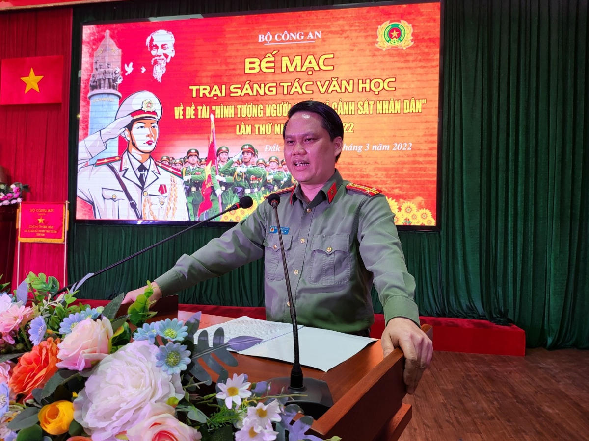 Đại tá Bùi Quang Thanh, Giám đốc Công an tỉnh Đắk Nông phát biểu tại lễ bế mạc.