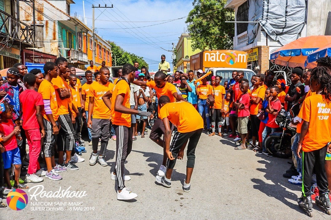 Natcom thường xuyên tổ chức các hoạt động cộng đồng ở Haiti.