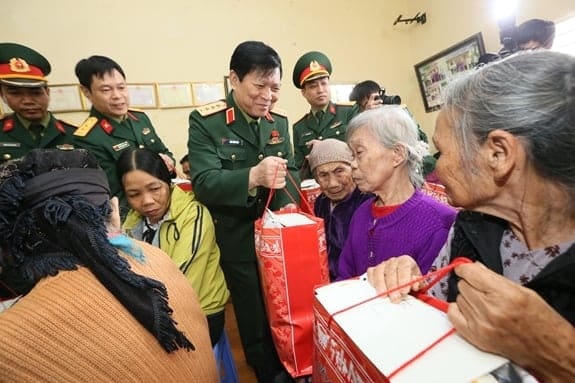Đại tướng Ngô Xuân Lịch dự Ngày hội Đại đoàn kết toàn dân tộc tại tỉnh Hà Nam