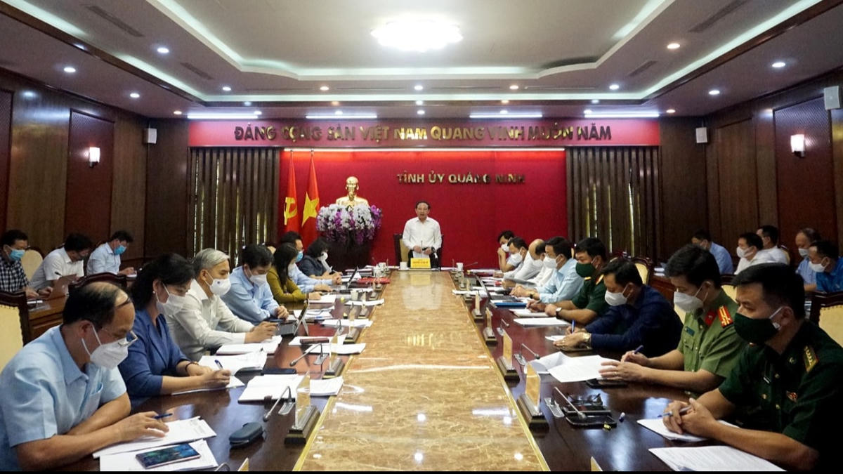 Quang cảnh cuộc họp.
