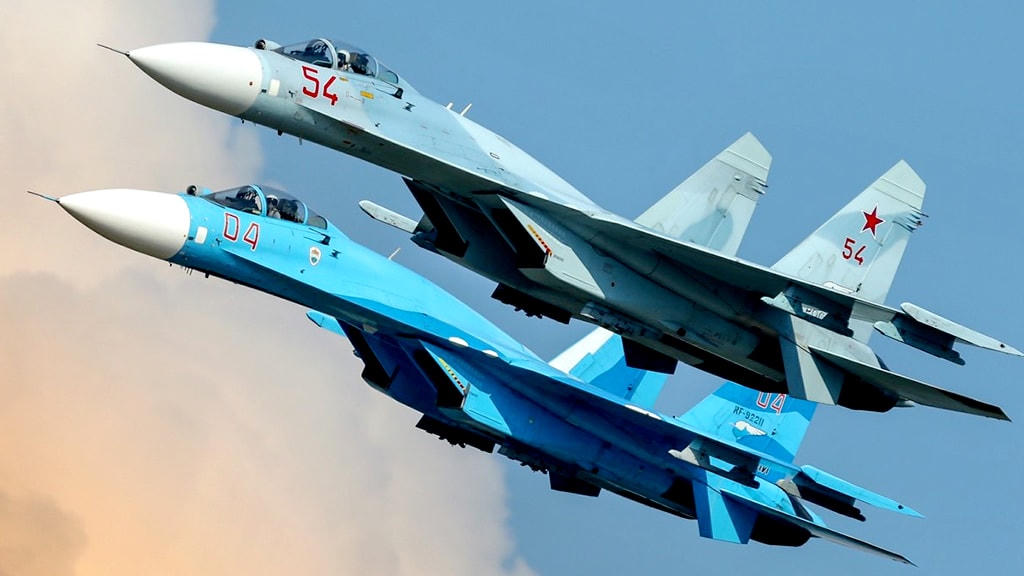 Su-27 Nga chặn 4 máy bay quân sự của Anh