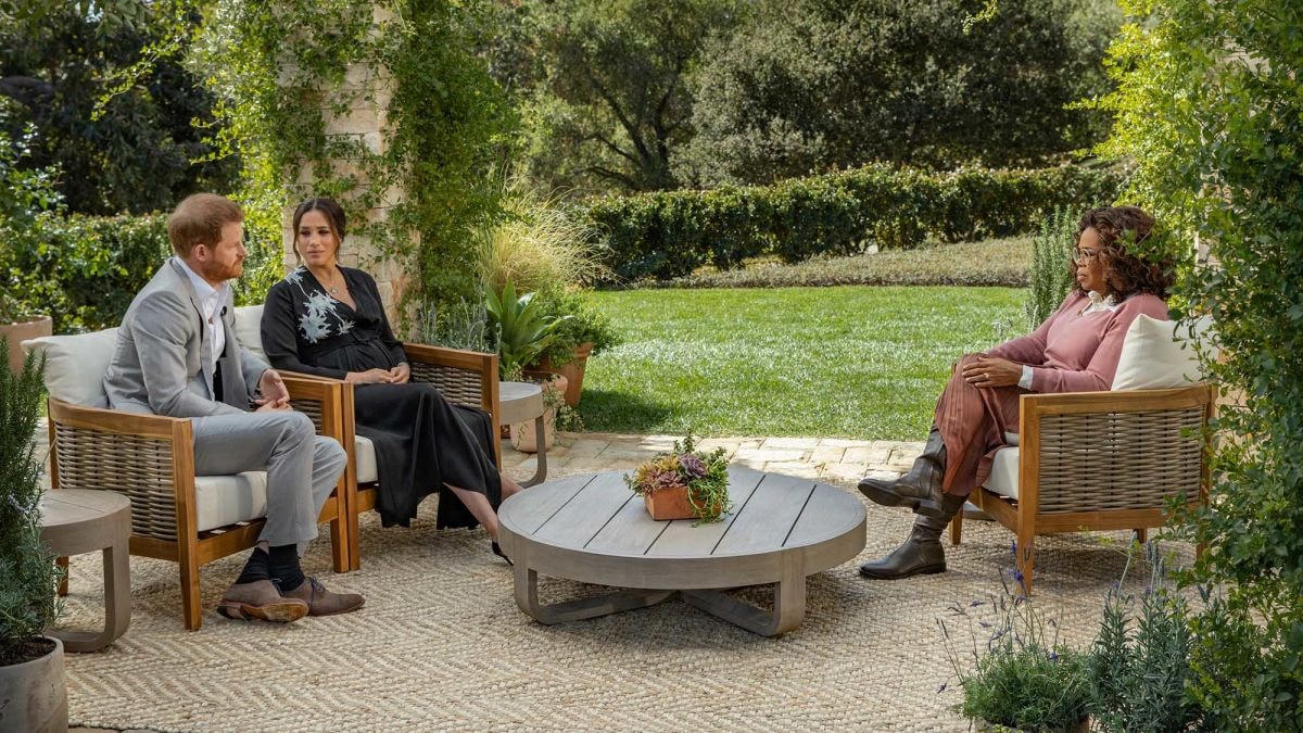 Hoàng tử Harry và Công nương Meghan Markle trả lời phỏng vấn “nữ hoàng truyền hình” Oprah Winfrey.