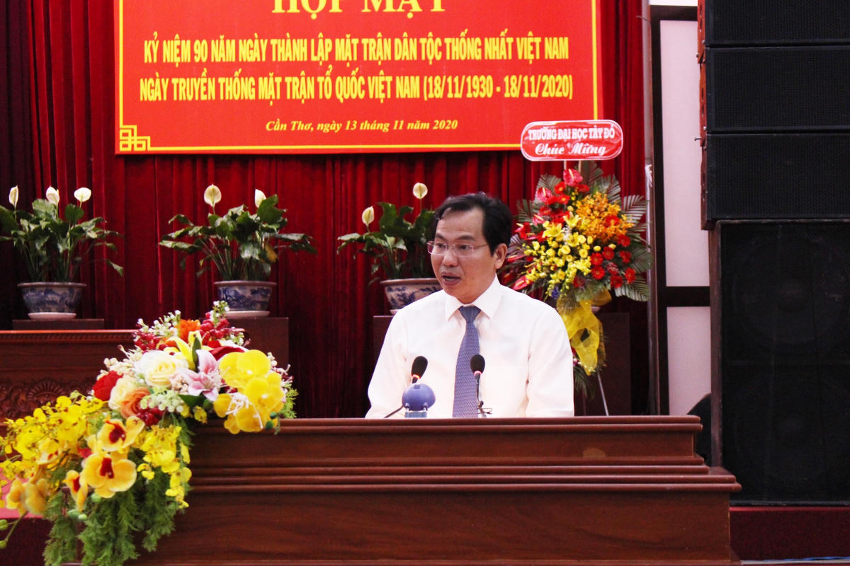 Ông Lê Quang Mạnh Bí thư Thành ủy Cần Thơ phát biểu tại cuộc họp.