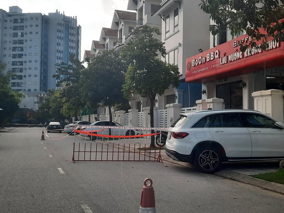 Địa điểm 3 nhân viên làm việc.