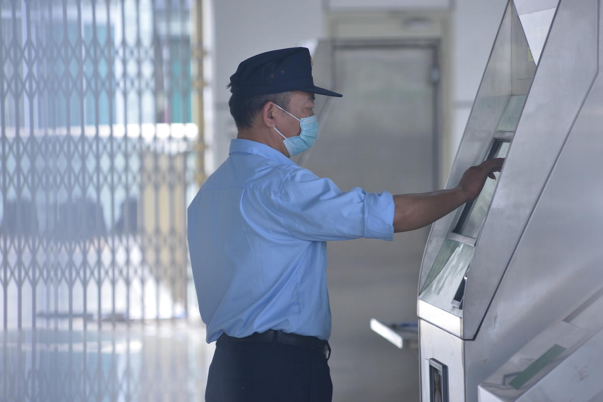 Hệ thống máy bán vé tự động sẵn sàng vận hành, khai thác.